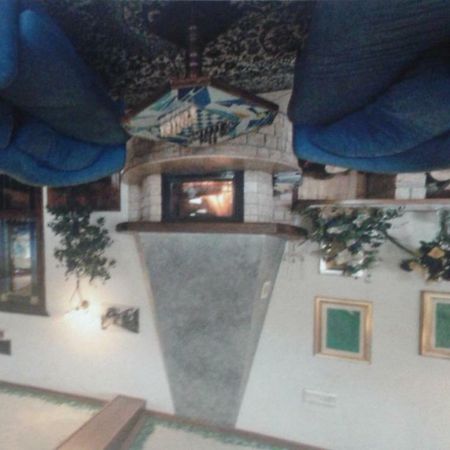 Hotel Cristallo Cerreto Laghi Exterior photo